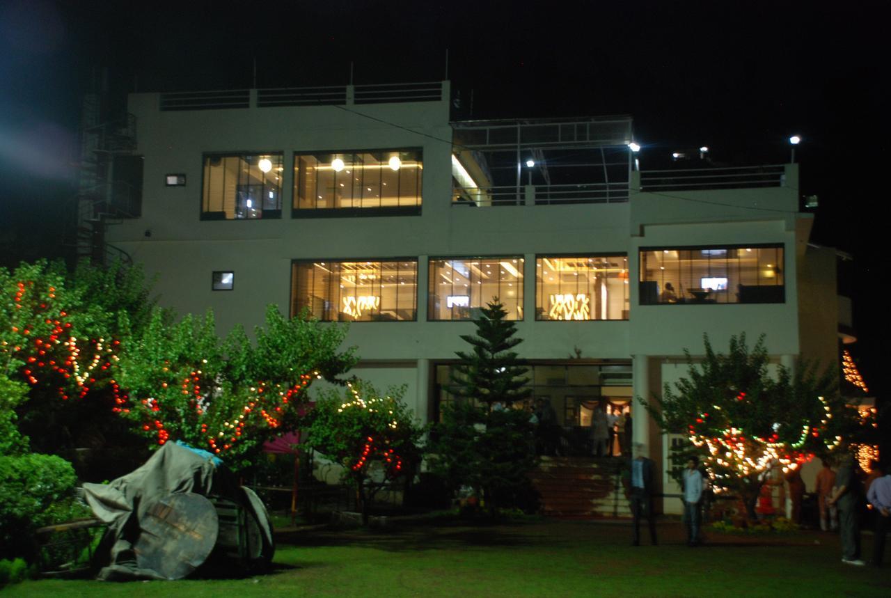 Centarosa Resort Chail Buitenkant foto